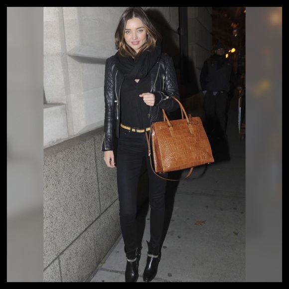 ❌SOLD❌ Dillon Large Embossed Croc NS Tote - Picture 11 of 12